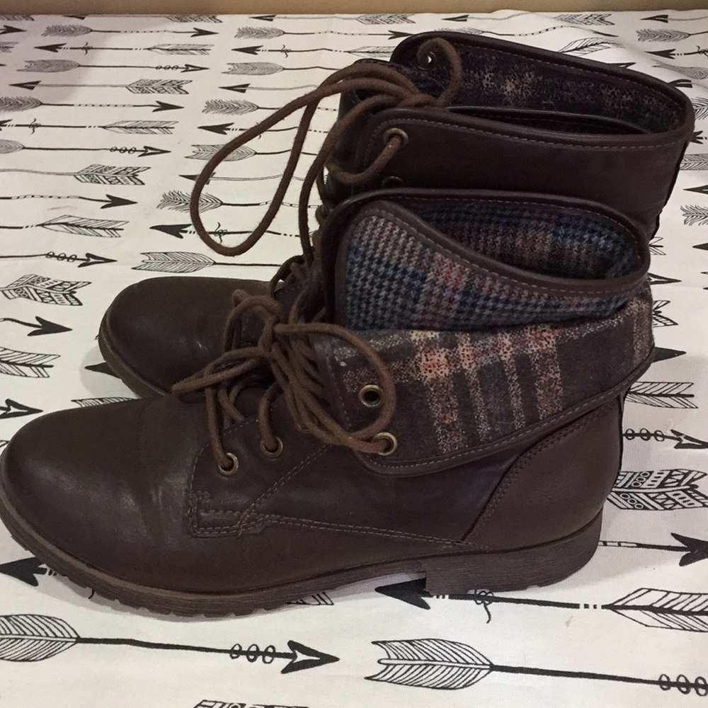 Rock & Candy women’s boots, brown size 9.